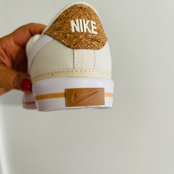 Nike shoes size 4 - Picture 4 of 7